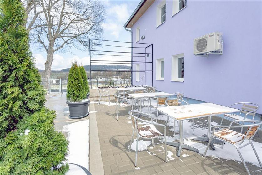 Hostel Iron Cube Stružná Exteriér fotografie